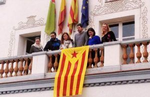 Los partidos independentistas desobedecen la petición de la Junta Electoral de respetar la neutralidad