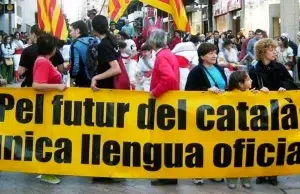 El 14,6% de los niños en el patio tienen conversaciones en catalán Conversaciones en catalán