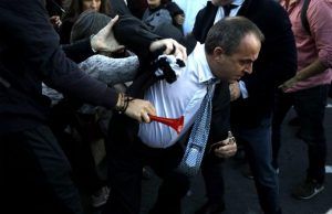 Las agresiones independentistas podrían provocar el traslado de los Premios Princesa de Girona a Zaragoza Agresiones independentistas en los Premios Princesa de Girona en Barcelona hoy.