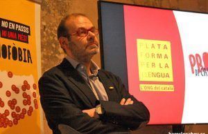 Plataforma per la Llengua propone que el catalán sea oficial en toda España (o en su defecto que el castellano deje de serlo en Cataluña) Òscar Escuder i de la Torre, presidente de Plataforma per la Llengua
