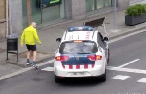 157 detenidos en España por ignorar la prohibición de salir de casa sin causa justificada Los mossos interceptan un corredor que ignora el estado de alarma