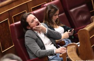 La Mesa del Congreso vota en contra de renunciar a las dietas por desplazamiento Los diputados votan en contra de renunciar a las dietas por desplazamiento aunque sigan confinados