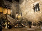 Ruta por el casco antiguo de Barcelona visitando sus palacios medievales Palau Requesens, el primero de la ruta de los palacios medievales de Barcelona
