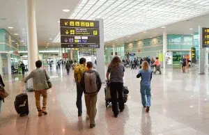 Devolución de dinero por vuelos retrasados en Barcelona: guía para pasajeros Devolución de dinero por vuelos retrasados en Barcelona. Cómo hacer que una compañía de aviones te devuelva el dinero por retraso.
