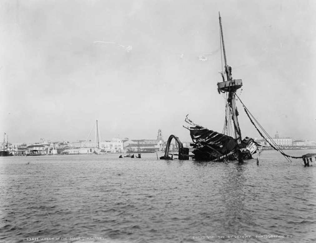Vista del buque de guerra estadounidense USS Maine, hundido en la bahía de La Habana en 1898 (Biblioteca del Congreso, Washington DC, LC-D4-5899)