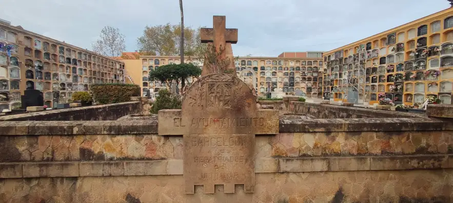 Monumento a los voluntarios catalanes caídos por España en las guerras de Cuba y Filipinas