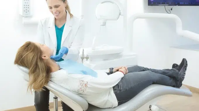 clinica-dental-en-barcelona Clínica dental en Barcelona
