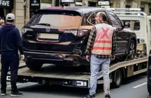 ¿Qué hacer si te quedas tirado en carretera este verano en Barcelona? Una grúa en Barcelona