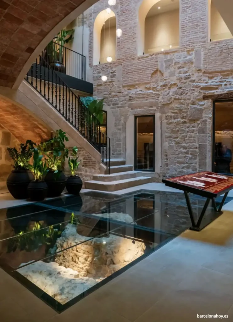 El Gran Hotel Barcino con el hallazgo arqueológico del foro romano señalizado